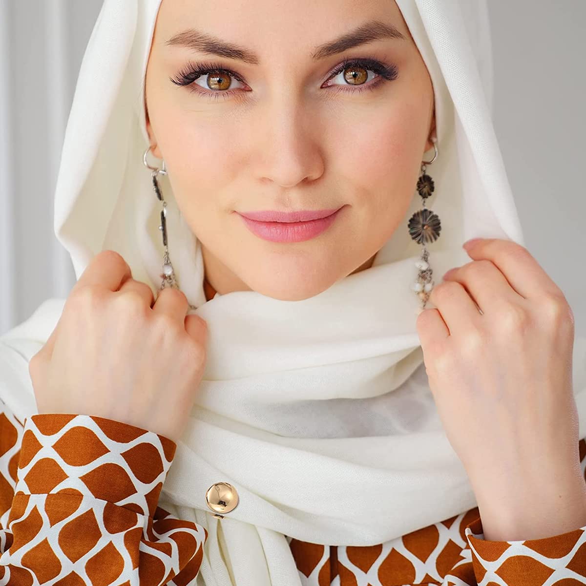 EZ LIVING 4 Pairs Hijab Pins Round Hijab Magnetic Pins for Women Girls Multi-Use Pinless Magnet Pins for Hijab Muslim Scarf Saree Pins Clothing Button Clip